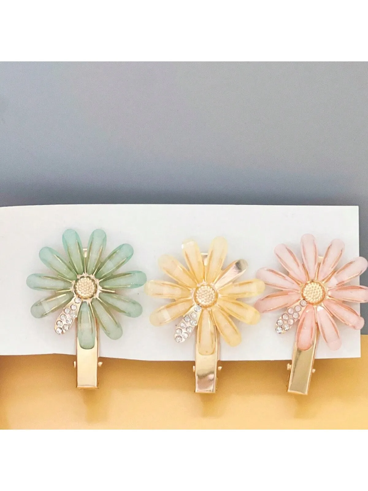 2pcs Crystal Daisy Hair Clips, All-Match Hair Accessories Suitable For Women And Girls, Cute Flower Hairpins For Fringe And Bangs